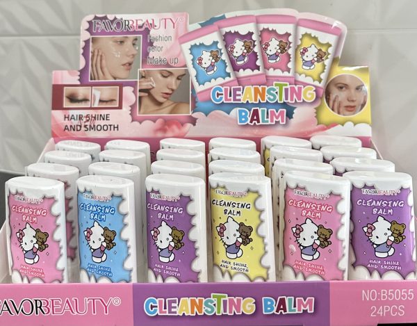 Bálsamo en barra Facial Limpiador Desmaquillante favorbeauty hello kitty. Ligero removedor de maquillaje que rápidamente disuelve maquillaje de ojo, rostro y protectores solares. En la aplicación, se transforma de un bálsamo sólido a un aceite sedoso. Limpia a profundidad y enjuaga con agua por completo.