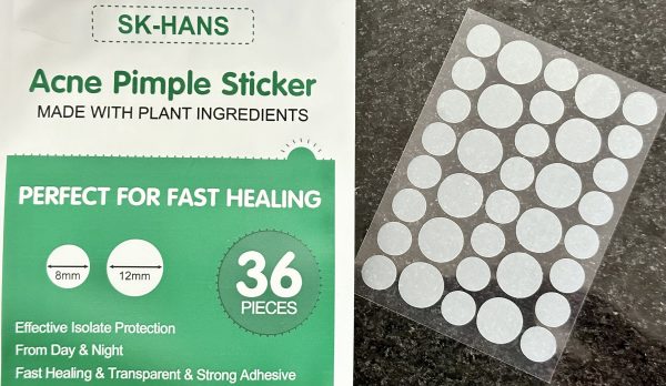 Acné Pimple Sticker. Parche Anti Acné Cont. 36 piezas. actúan como una barrera contra los contaminantes externos, evitando que se infecte y empeore al contacto con tus dedos. Actúan de forma rápida facilitando su cicatrización. Hecho con ingredientes vegetales. - Imagen 2