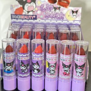 Labial en Barra Matte KUROMI. FAVORBEAUTY.
