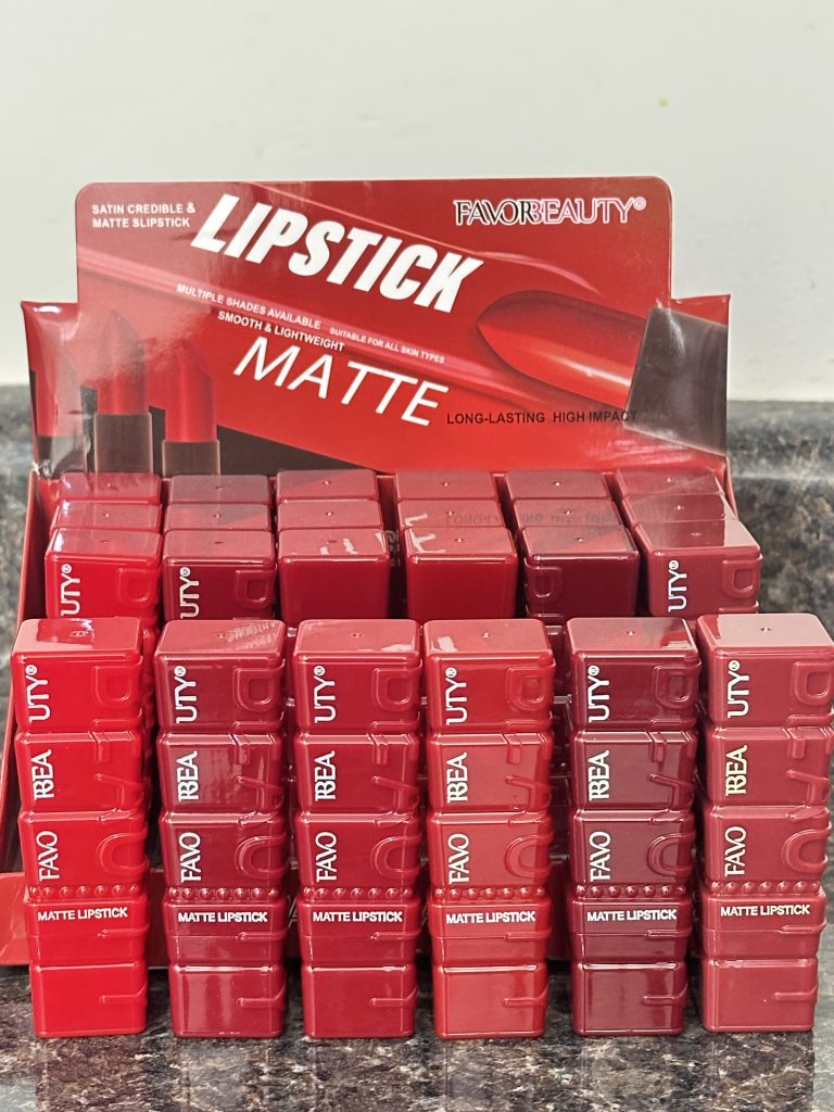 Caja con 24 Labial en Barra Matte Waterproof Favorbeauty, aterciopelado, suave y ligera. - Imagen 2