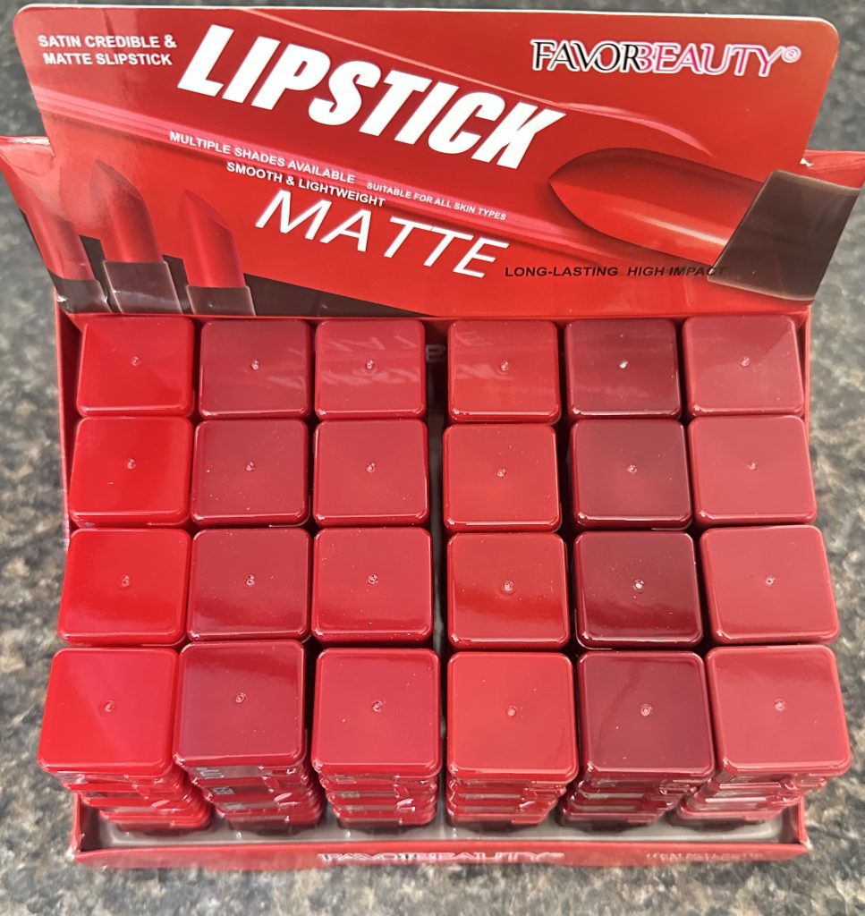 Caja con 24 Labial en Barra Matte Waterproof Favorbeauty, aterciopelado, suave y ligera. - Imagen 3