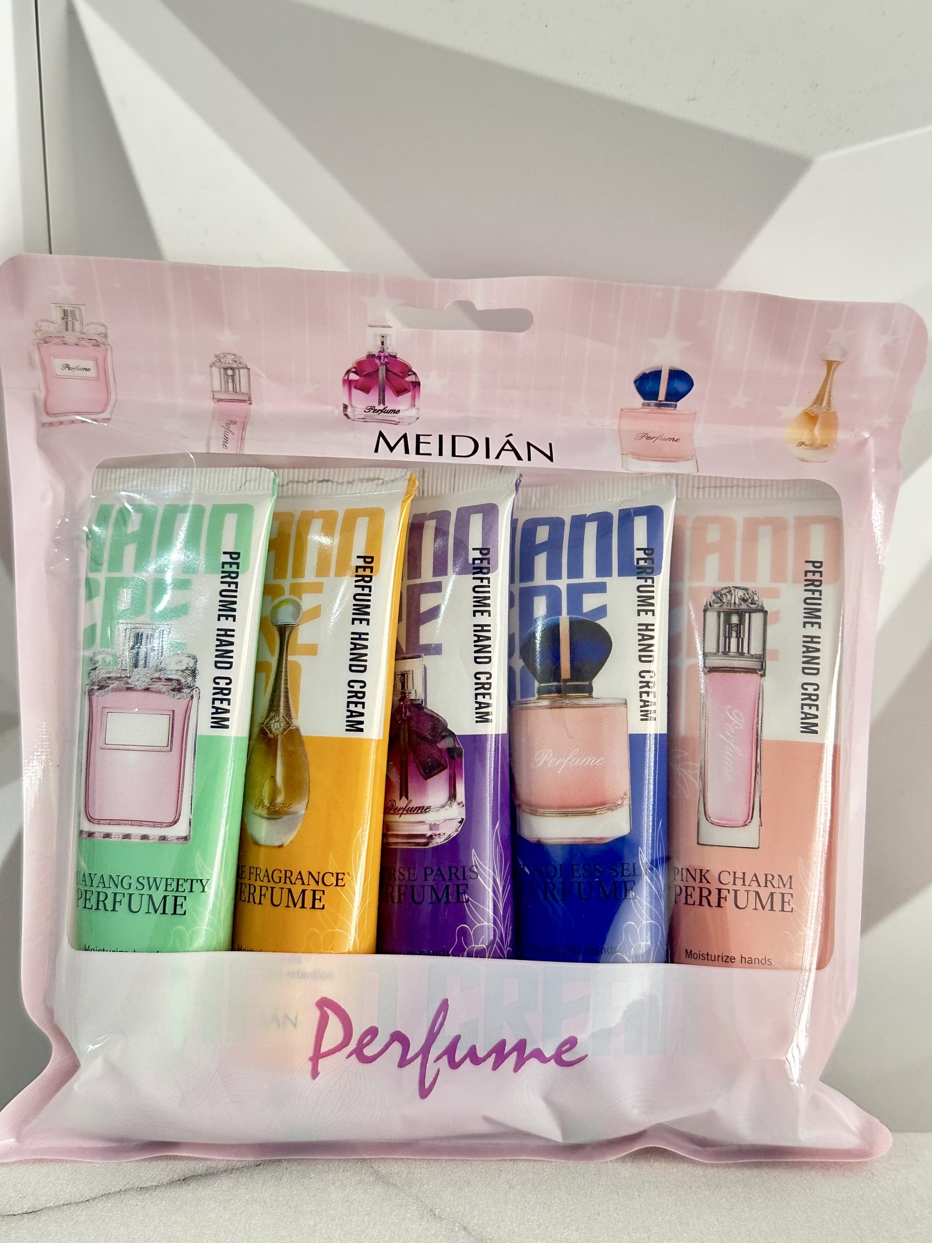 4 pack. 4 Set de 5 Cremas Manos Perfume cont. 30g cada una