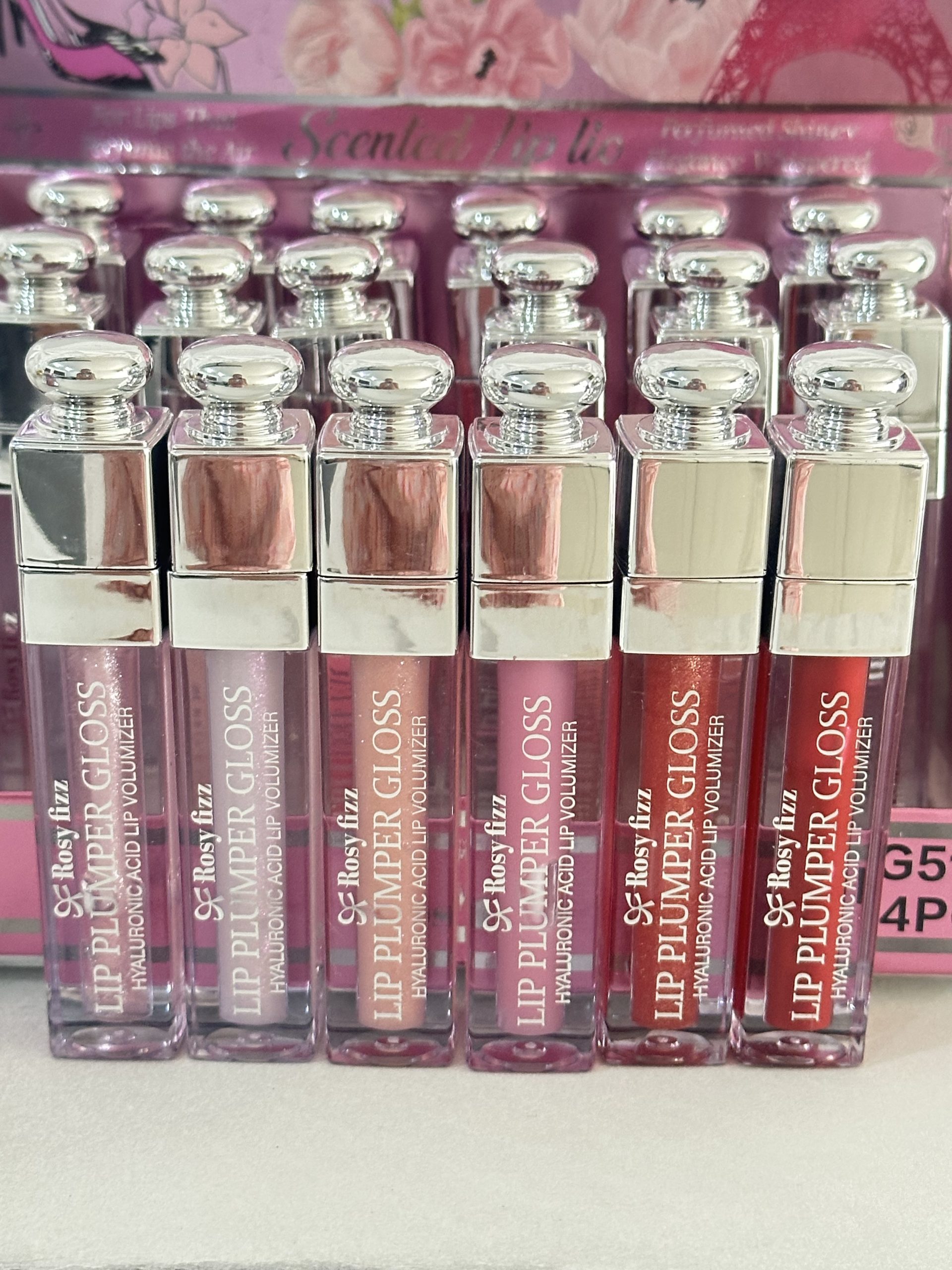 Caja con 24 LipGloss Voluminizador con Ácido Hialuronico Tipo DIOR. Brillo intenso, Efecto volumen, Máxima Hidratación y Humectacion. - Imagen 2