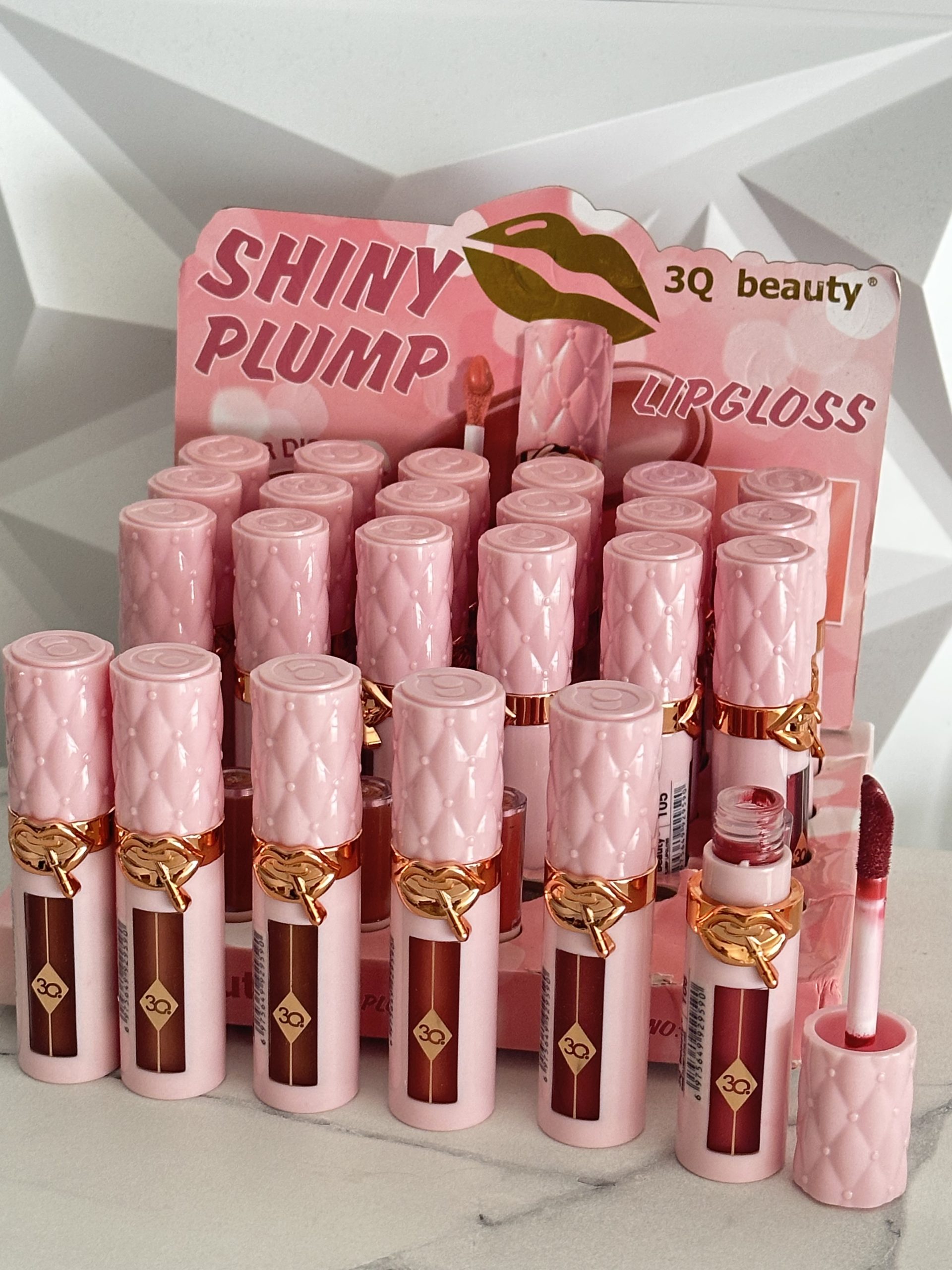 Caja con 24 LipGloss, Shiny Plump Lip Gloss 3Q Beauty. Tipo YSL. Efecto Voluminosos, acabado ultrabrillante, hidratante, textura ligera.Con su muestrario de tonos. - Imagen 3