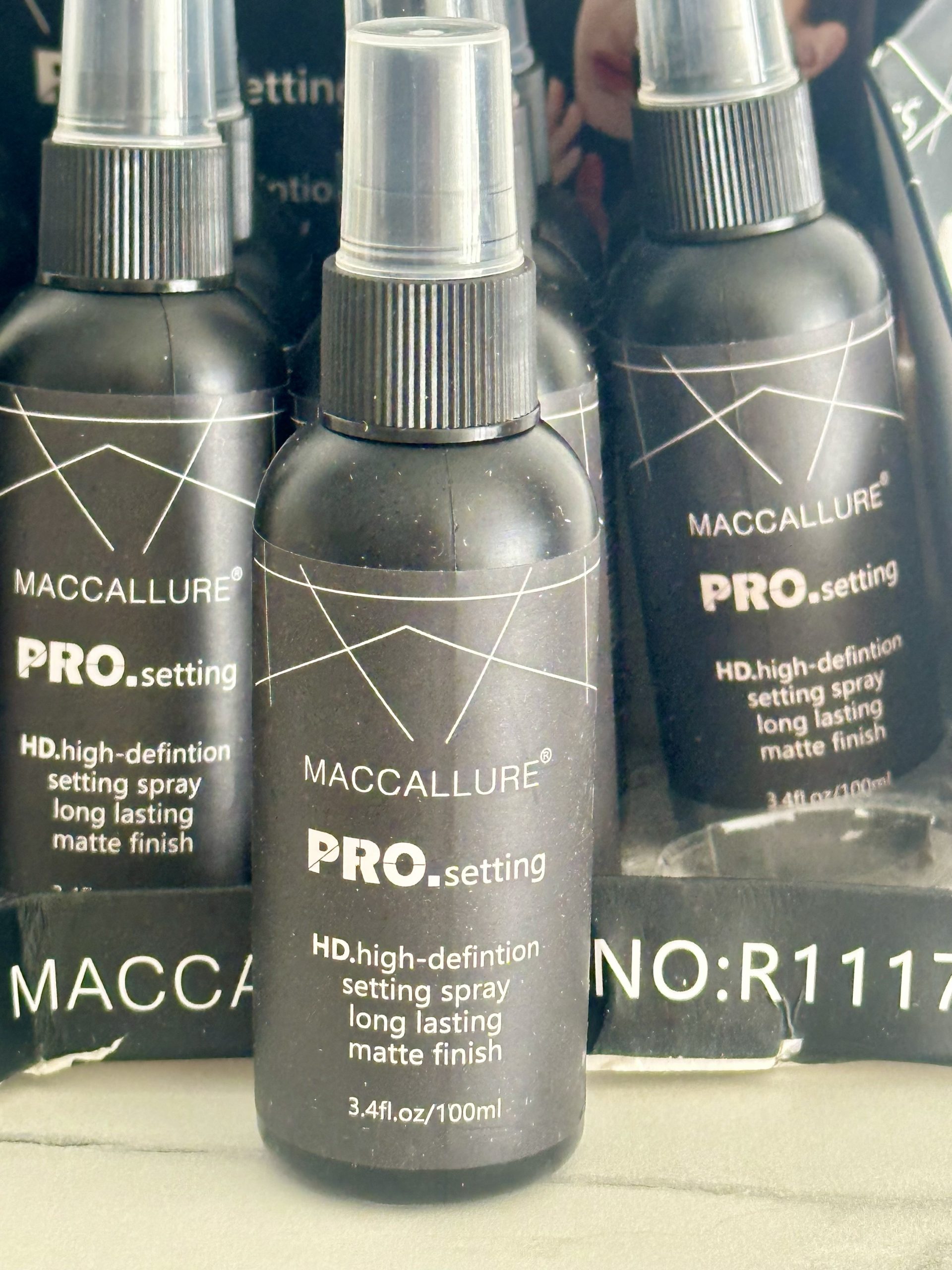 PRO Setting Spray HD – 100 ml Spray fijador de maquillaje de alta definición diseñado para ayudar a mantener tu maquillaje impecable por más tiempo con un acabado mate y natural. Maccallure. TIPO NYX