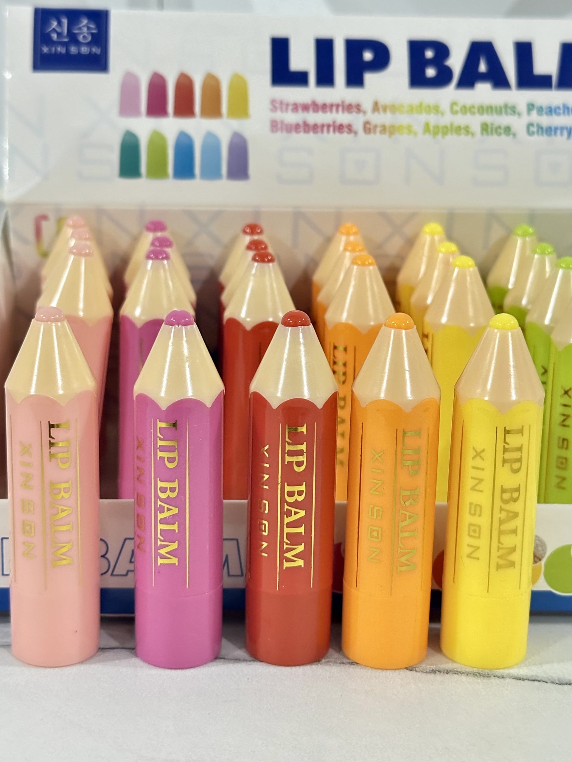 Caja con 40 Bálsamos Labial CRAYOLA COLORES 10 riquismos aromas. - Imagen 3