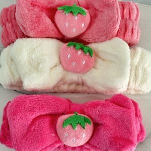 Bandita Skincare Moño FRESA. Afelpada, suavecita.